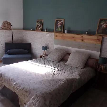 D'hotes Chez Maggie 3* Saint-Martin-de-Gurçon