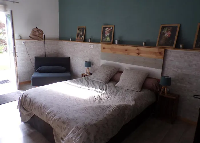 D'hotes Chez Maggie 3* Saint-Martin-de-Gurçon