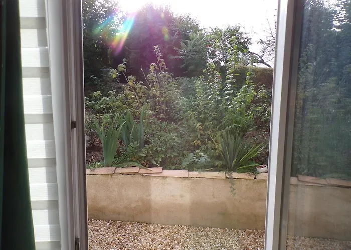 D'hotes Chez Maggie ベッド・アンド・ブレックファスト Saint-Martin-de-Gurçon